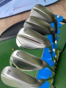 Beginner Friendly Forged Golf Wedge Deep Milled Surface Easy Control Custom Printed Logo Training Golf Sand Wedge Club