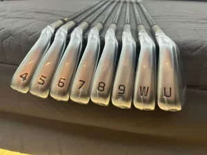 China 440 Golf Iron Heads Rubber Grip Forged Stainless Steel Blade 4-WU Right Left Handed Women Men Golf Club Iron Set