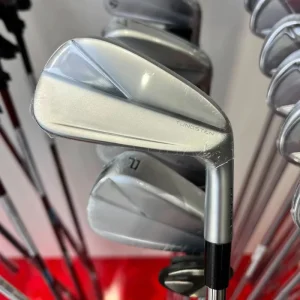 China 770 Golf Iron Heads Rubber Grip Forged Stainless Steel Blade 4-P Right Left Handed Women Men Golf Club Iron Set