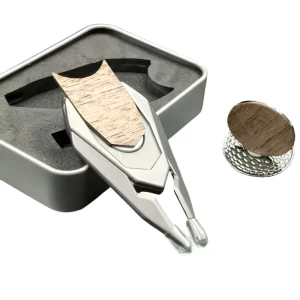 Custom Laser Logo Shield Shape Golf Divot Tool with Strong Magnetic Shield Marker Made of Premium Walnut Wood Box Set in Stock