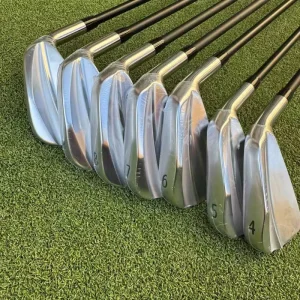 Customisable Two Piece Iron Head Golf Clubs Right Handed Graphite Steel Shaft R Flex Rubber Grip Forged Complete