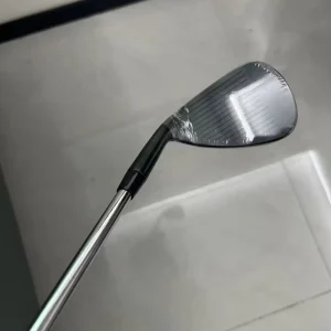 Starter Right Handed Stainless Steel Golf Club Set with Rubber Grip Forged Artwork Portable and Easy to Hit Clubs for New Golfers
